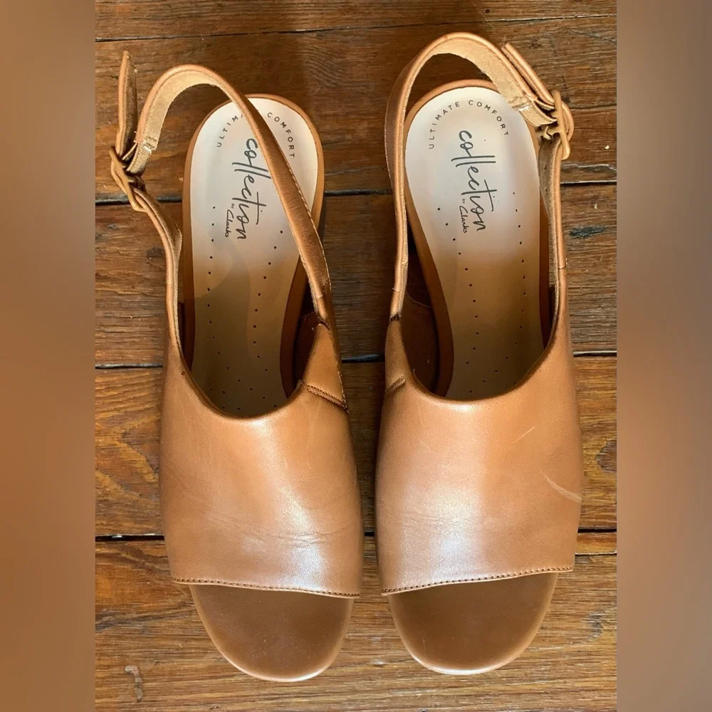Clarks Tan Brown Leather Sandals with Block Heel - Picture 1 of 7